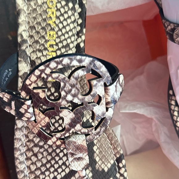 *NEW* Tory Burch Miller Snake Print Leather sandal - Picture 3 of 6